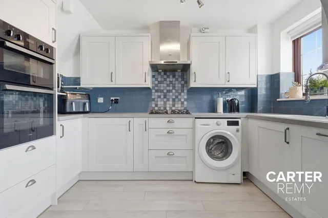 Photo 2 — Ark Avenue, Grays, RM16 6QR
