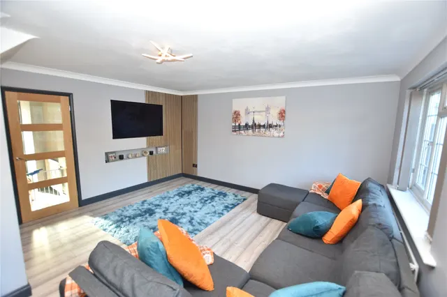 Photo 2 — Comfrey Close, Farnborough, Hampshire, GU14 9XX