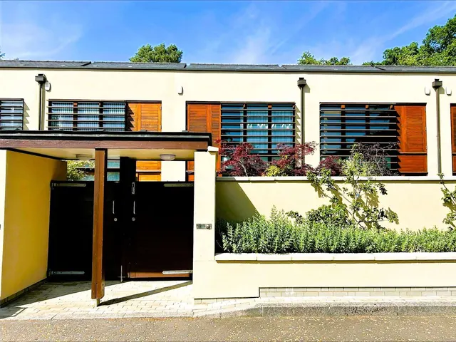Cliveden Gages, Taplow, Maidenhead, Buckinghamshire, SL6 0GA, photo 1