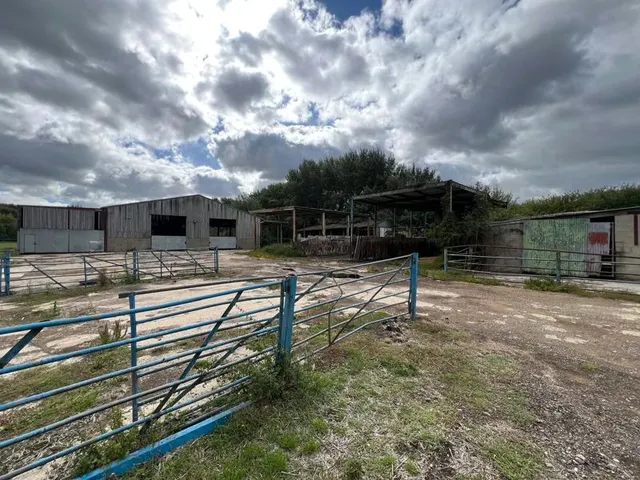 Photo 2 — Lower End, Marsworth, Buckinghamshire, HP23 4NB