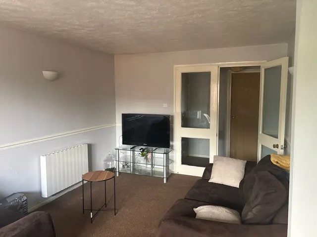 Wallis Way, Horsham, RH13, photo 3