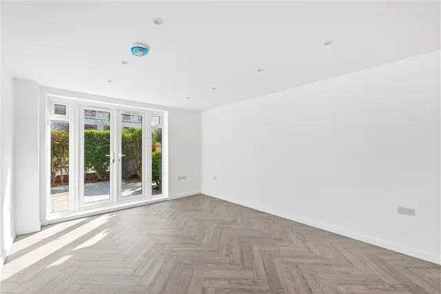 Photo 3 — Weymouth Terrace, London, E2