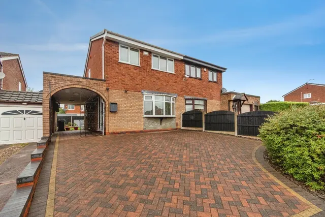 Langmead Close, Walsall, WS2, photo 1