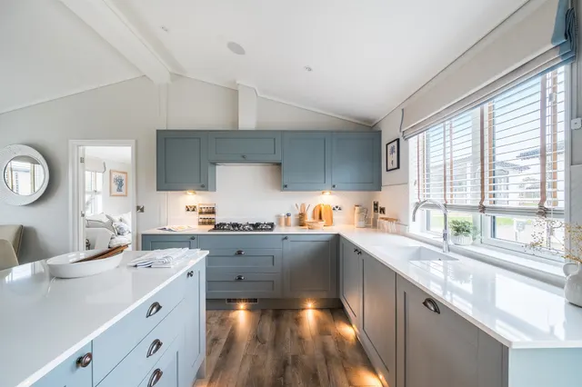 Wick Lane, Christchurch, BH6, photo 2