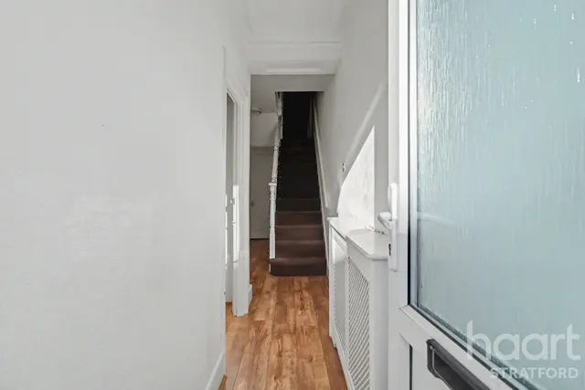 Colegrave Road, London, E15, photo 3