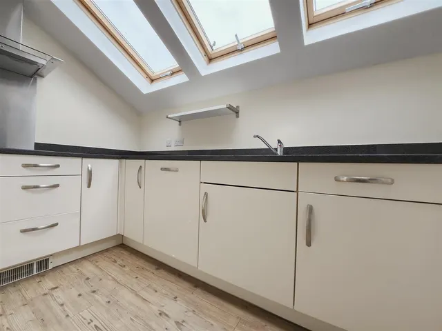 Hill View, Dorking, RH4, photo 3
