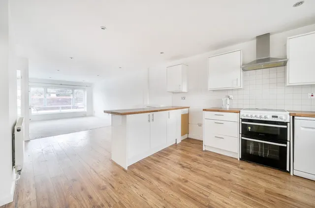 Barnes Lane, Sarisbury Green, SO31, photo 1