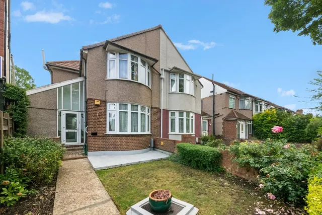 Greenford Road, Greenford, photo 1