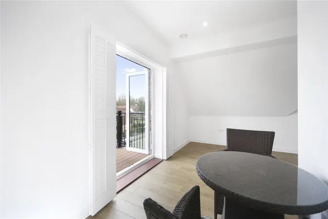 Photo 2 — Greenwood Place, Hersham, Walton On Thames, KT12