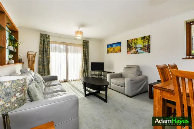 Alexandra Grove, North Finchley, N12, photo 2