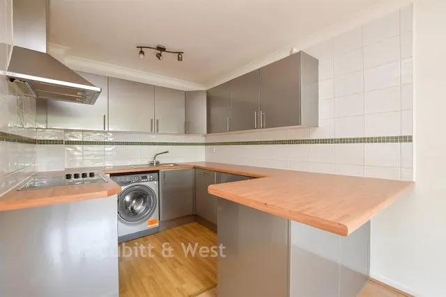 Ross Road, Wallington, SM6, photo 3