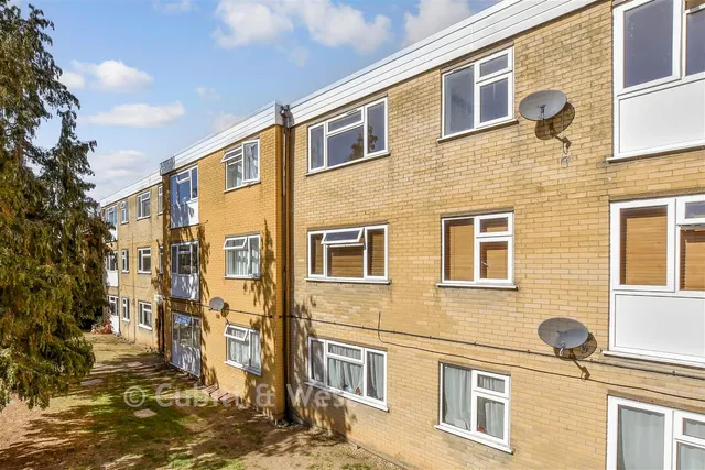 Ross Road, Wallington, SM6, photo 1