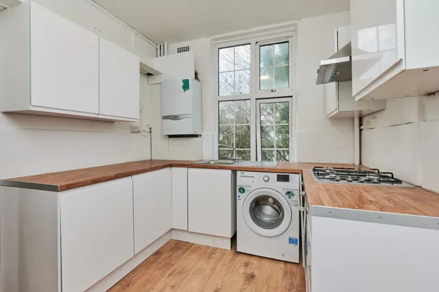 Photo 2 — Streatham High Road, Streatham Hill, SW2 4RH