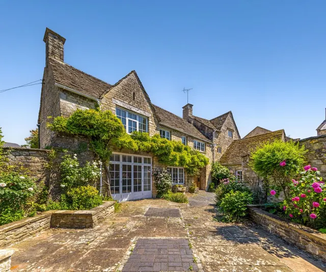 Coxwell Street, Cirencester, Gloucestershire, GL7 2BH, photo 1