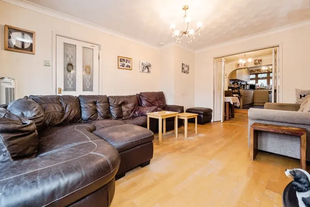 Rochford Close, Hornchurch, RM12, photo 2
