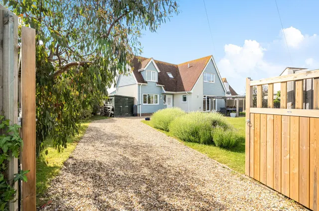 Russell Road, West Wittering, PO20, photo 1