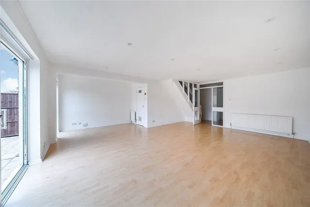 Photo 2 — Foxgrove Road, Beckenham, BR3