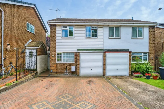 Bramingham Road, Luton, Bedfordshire, LU3, photo 1