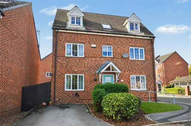 Waggon Road, Middleton, LS10, photo 1