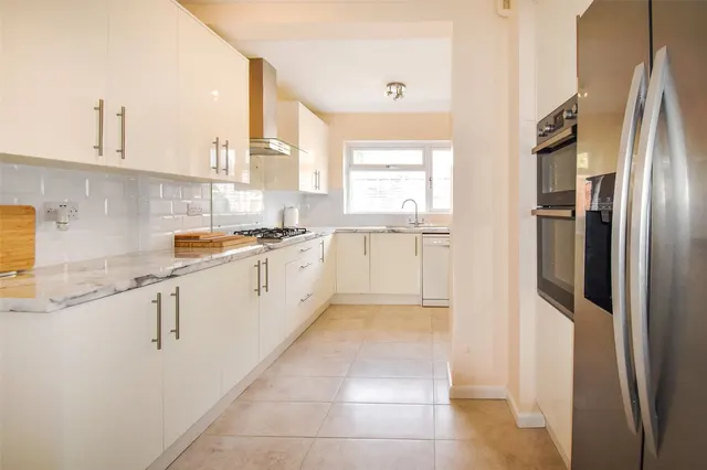 Photo 2 — Legge Crescent, Aldershot, Hampshire, GU11 3NU