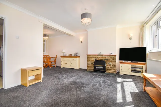 Photo 3 — Legge Crescent, Aldershot, Hampshire, GU11 3NU