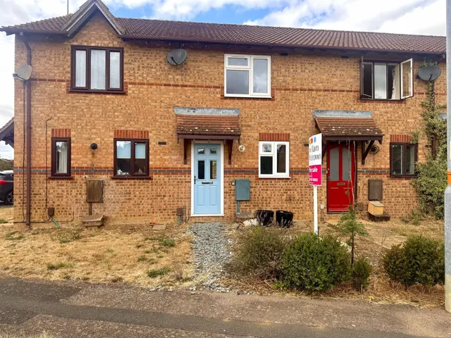 Sycamore Drive, Desborough, Kettering, photo 1