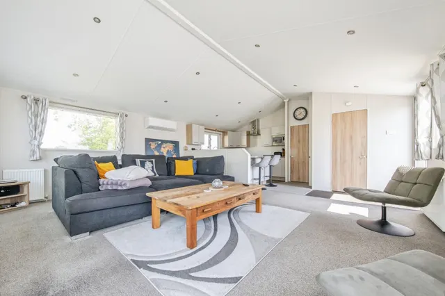 London Road, Little Clacton, CO16, photo 3