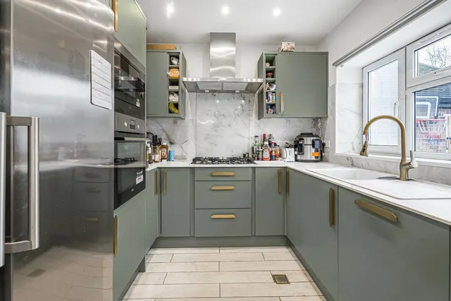 Shenley Road, Bletchley, MK3, photo 2