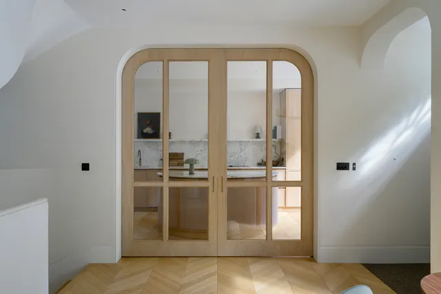 Photo 3 — Palace Gardens Terrace, Notting Hill, London