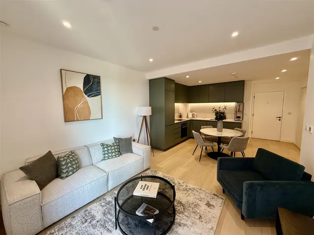 Parkview Avenue, London, NW2, photo 3