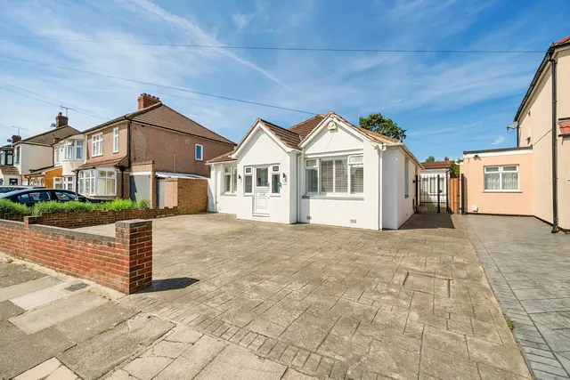 Cleveland Road, DA16, photo 1