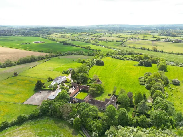 Photo 2 — Hillborough Manor, Hillborough Lane, Bidford-On-Avon, Warwickshire, B50 4LS