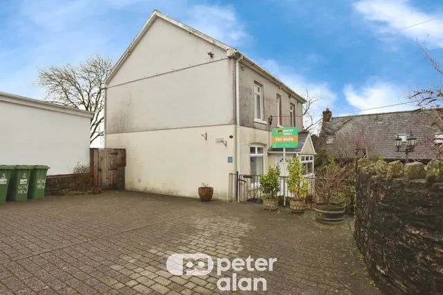 Club Road, Pontypool, NP4, photo 3