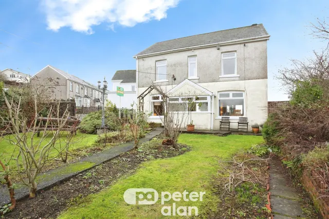 Club Road, Pontypool, NP4, photo 1
