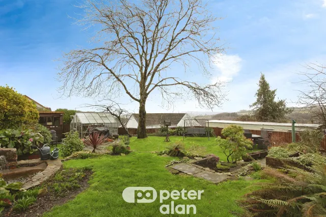 Club Road, Pontypool, NP4, photo 2