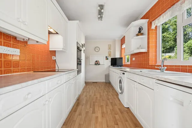 Little Hill, Heronsgate, WD3, photo 3