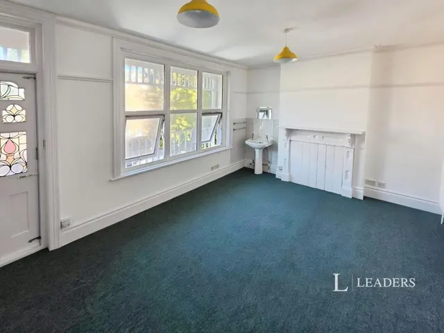 Canada Grove, Bognor Regis, PO21, photo 2