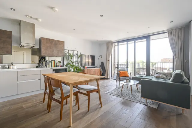 Photo 2 — Flat 310, Legacy House 4a, London