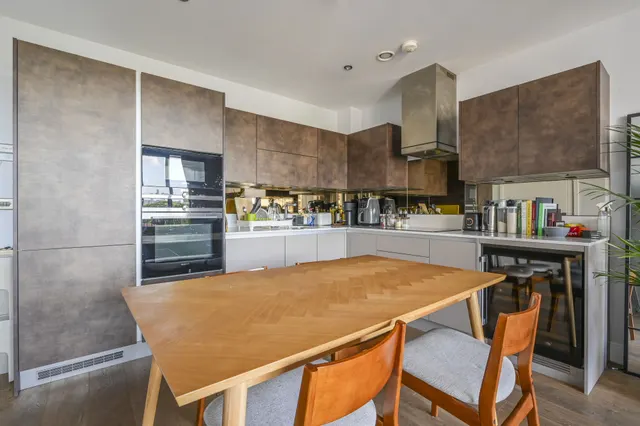 Photo 3 — Flat 310, Legacy House 4a, London
