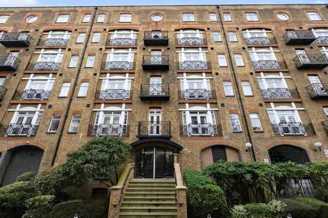 Devonhurst Place, London, photo 1