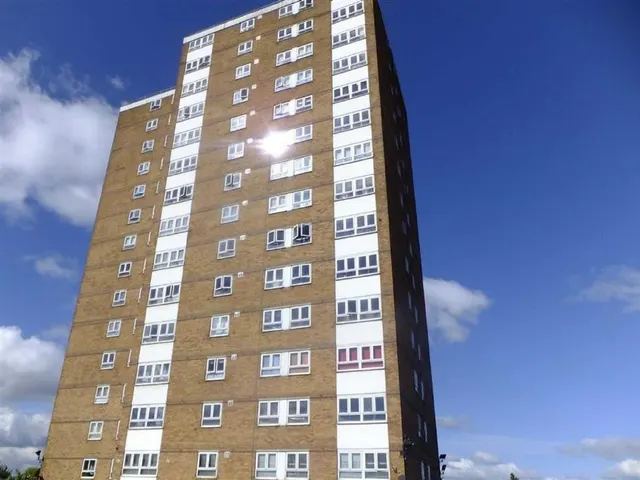 Highclere Avenue, Salford, M7 4ZU, photo 1