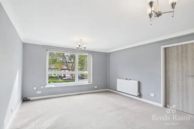Chatsworth Road, Chesterfield, S40, photo 2