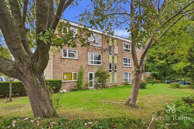 Chatsworth Road, Chesterfield, S40, photo 1