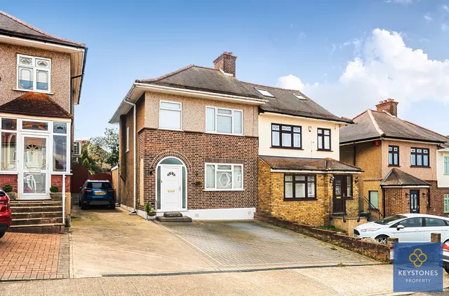 Ravenswood Close, Romford, RM5 2UD, photo 1