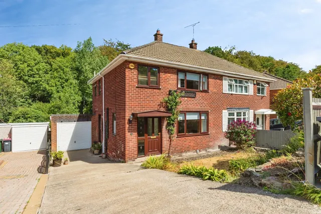 Woodland Way, Herringthorpe, Rotherham, photo 1