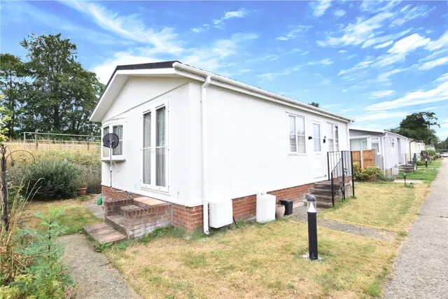 Chilton Farm Park, Fleet Road, Farnborough, Hampshire, GU14 9SJ, photo 1
