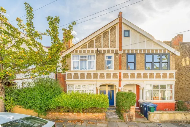 Nemoure Road, W3, photo 1