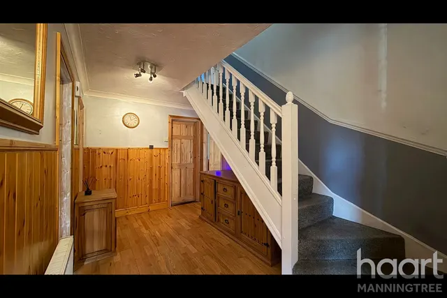 Clacton Road, Wix, CO11, photo 2
