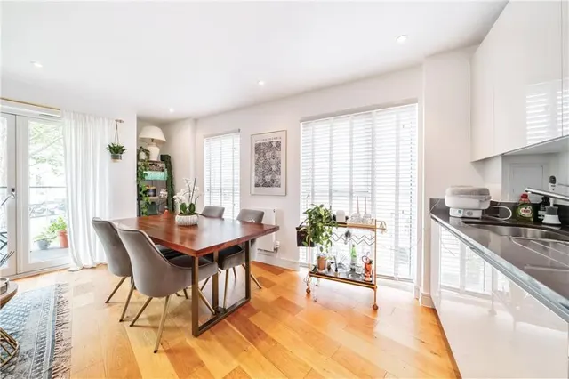 Fairbourne Road, London, SW4, photo 1