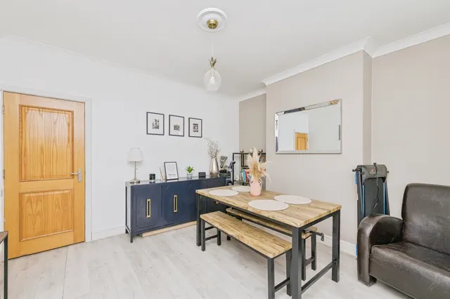 Long Street, Dordon, B78, photo 3